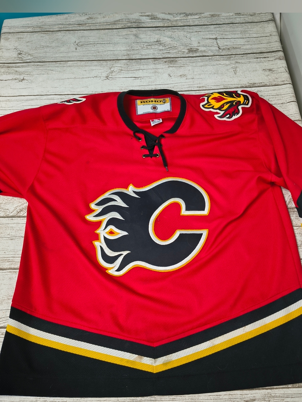 Vintage Made In Canada Calgary Flames Hockey NHL Jersey Size XL